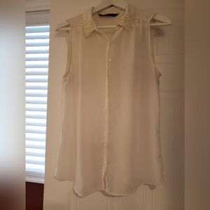 White Sleeveless Zara blouse, size M